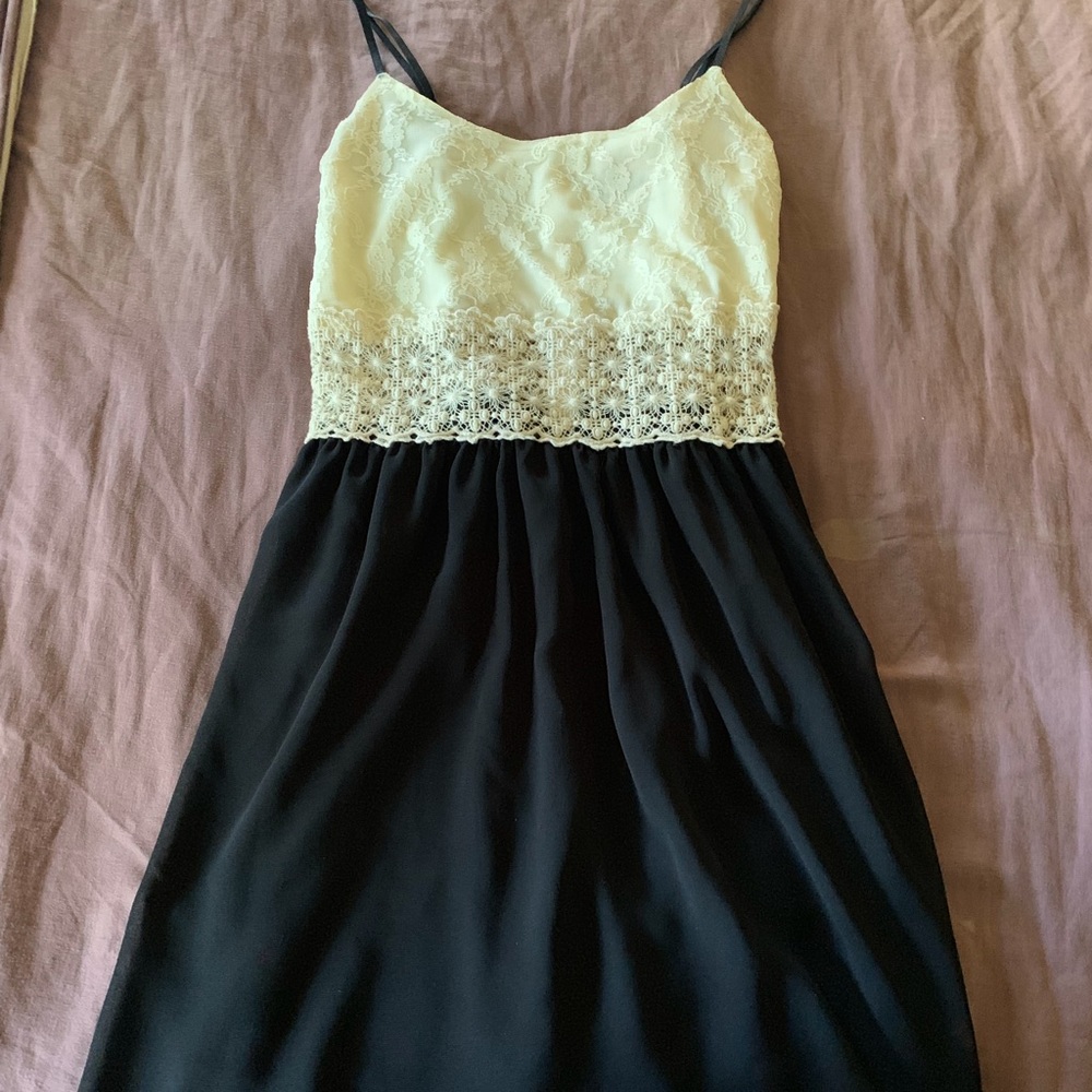 Black/white dress from Cute by Daisy